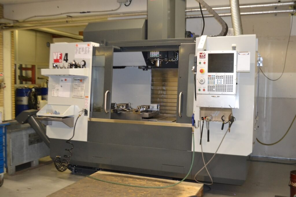 HAAS VF4 – fræsning hos TOP CNC i Odense